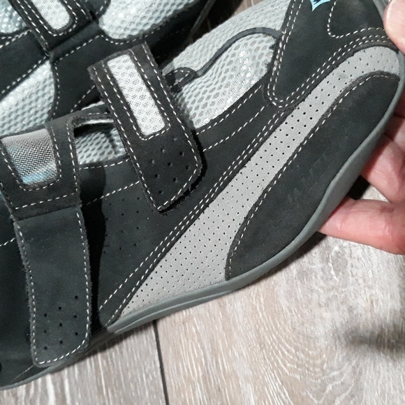 Specialized grey suede and mesh biking shoes. Size 9 - Picture 3 of 11